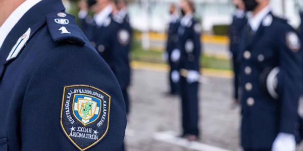 Εικόνα με ένστολους